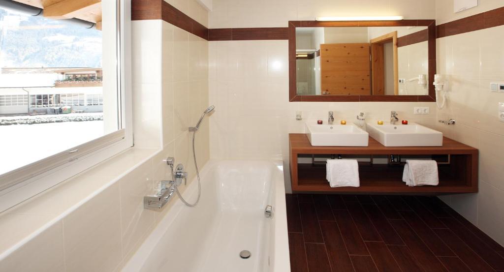 Appartements Alpenkristall Zell am Ziller Szoba fotó