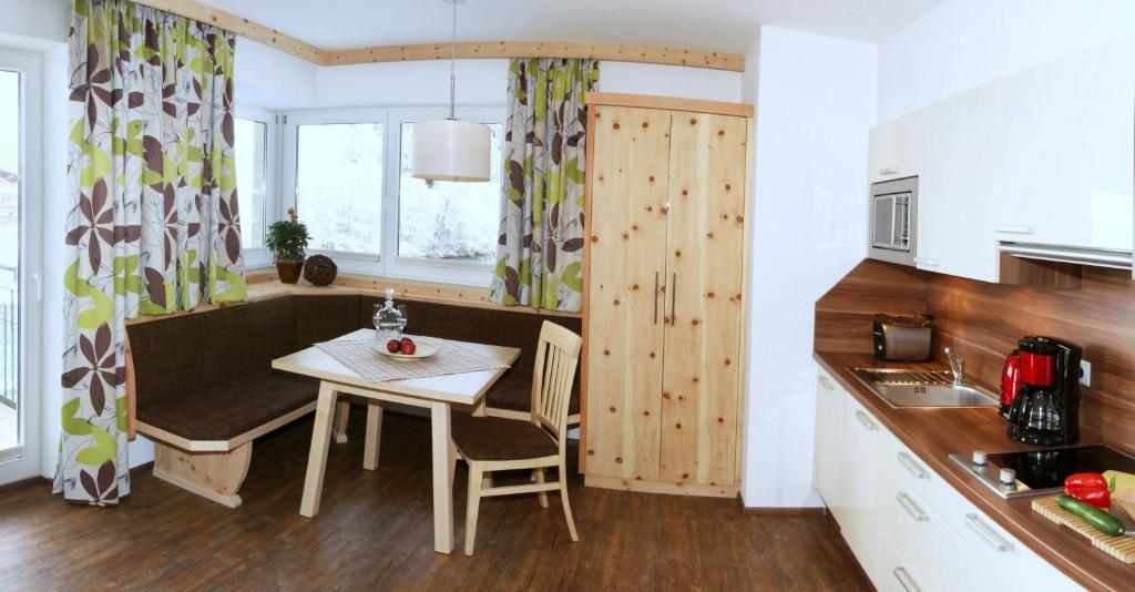 Appartements Alpenkristall Zell am Ziller Szoba fotó